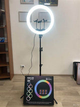 Lámpara de Anillo de 18" RGB MJ18 con Pedestal 2